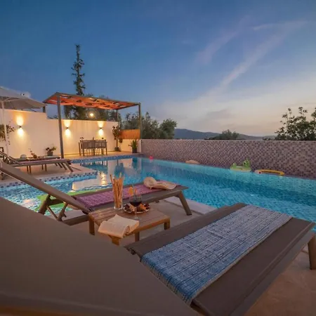 Sefam-kalkan'da 2+1 Jakuzili Balayi Villasi * Kas